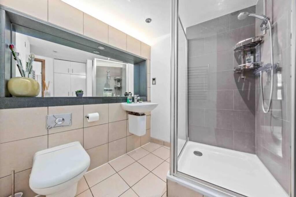 1 Bedroom In St Piccadilly Hy10 Apartament
